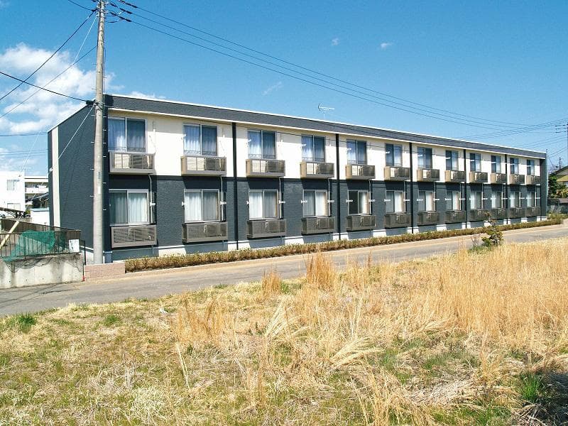 Main exterior of LEONEXT San Cuore Ohta