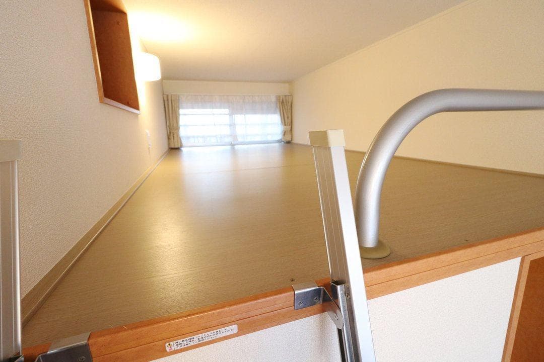 Room image 8