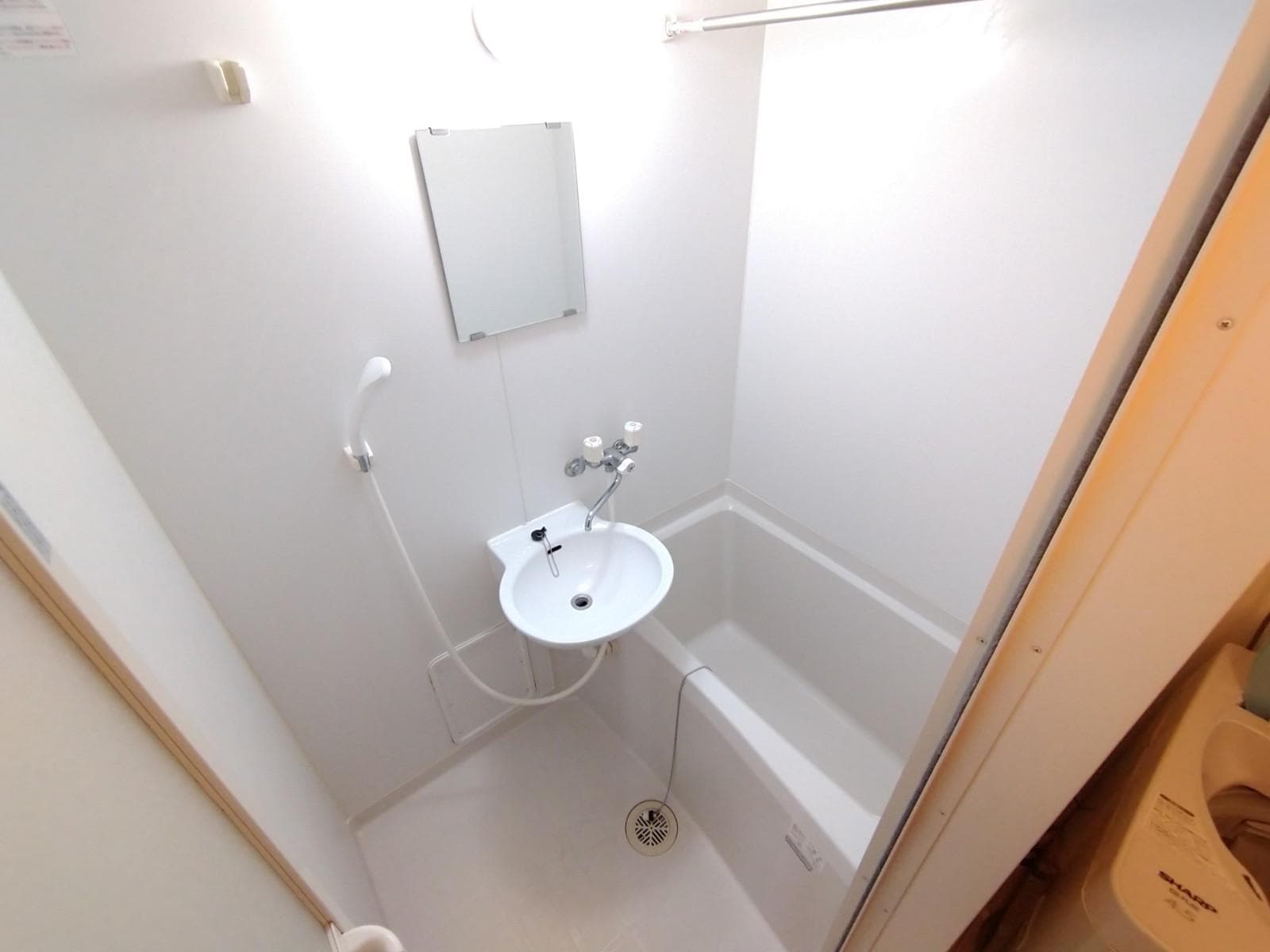 Room image 8