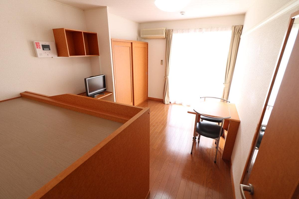 Room image 9