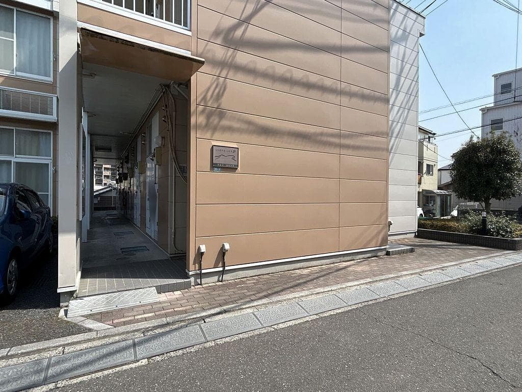 Room image 12