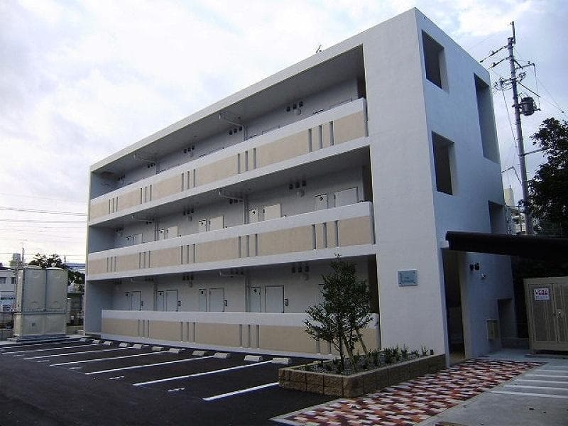 Main exterior of leopalace Haru