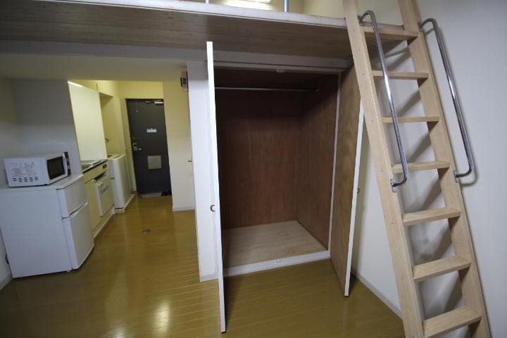 Room image 9