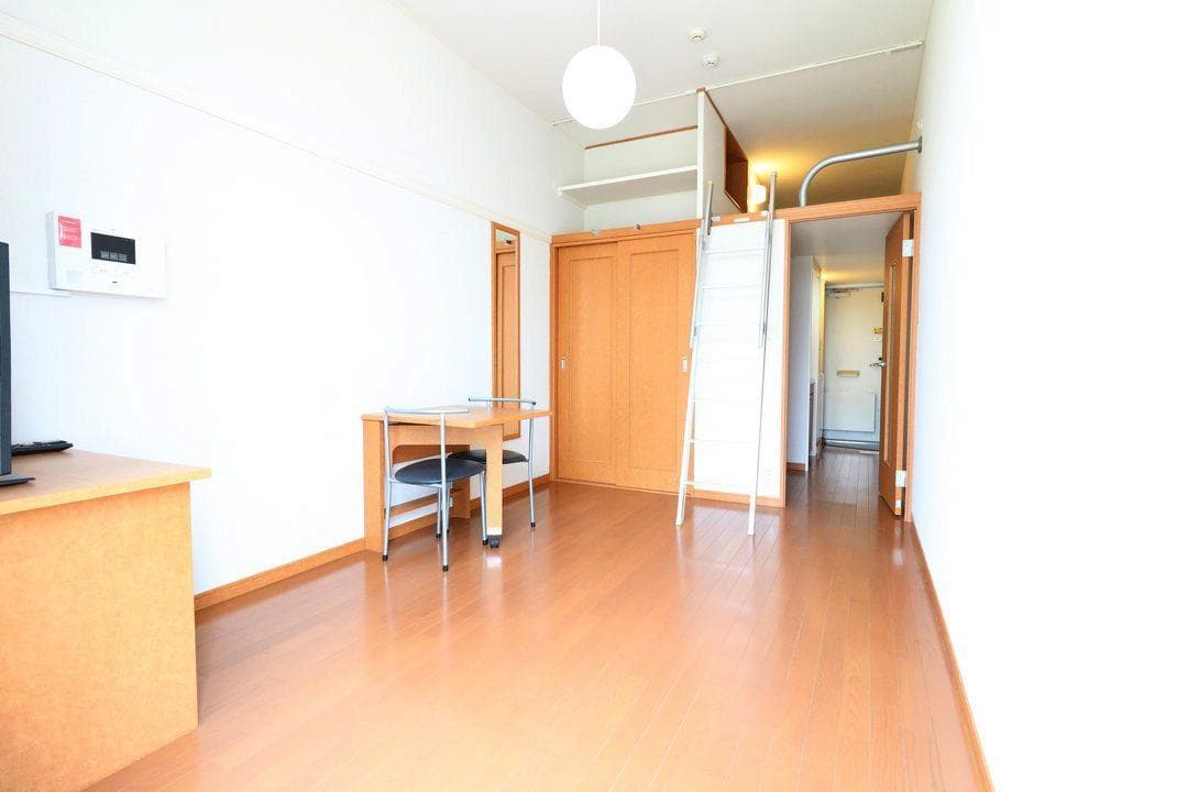 Room image 10