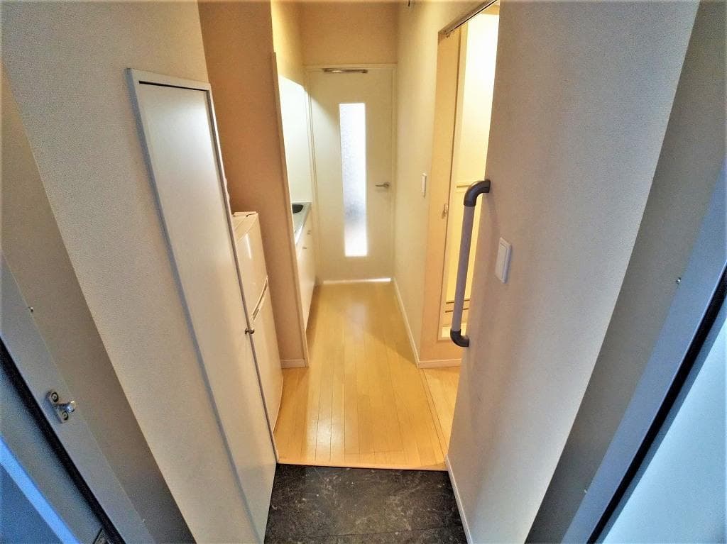 Room image 8