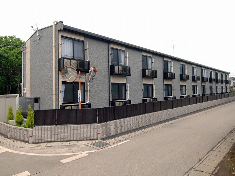 Main exterior of leopalace Matsubara