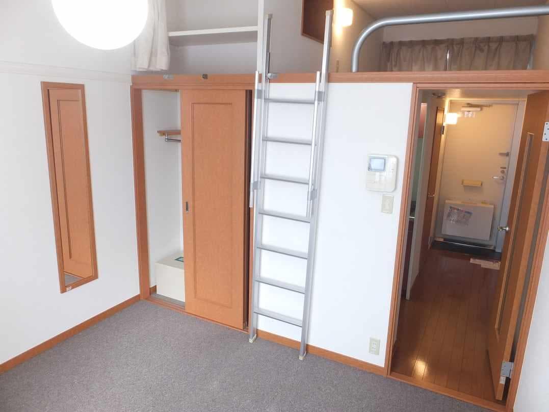 Room image 10