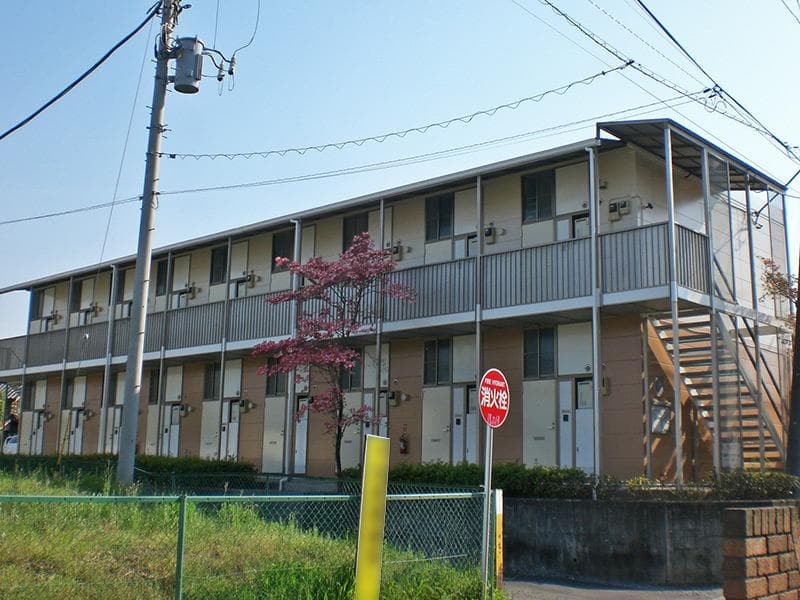 Main exterior of leopalace Sakuragaoka