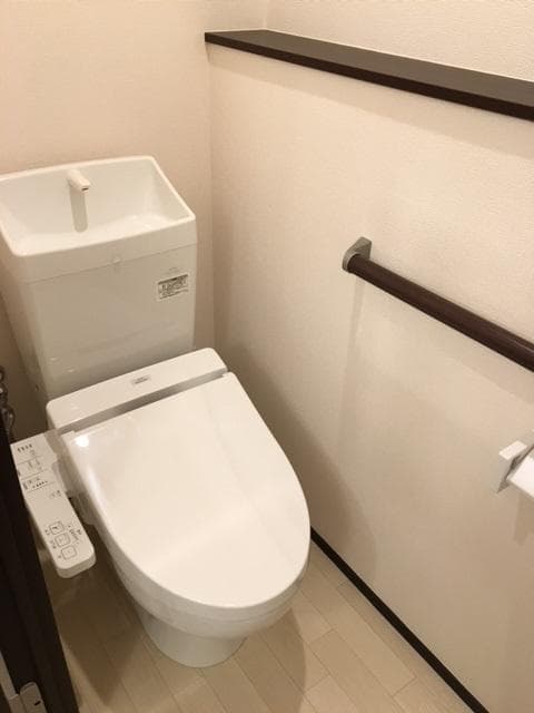 Room image 8