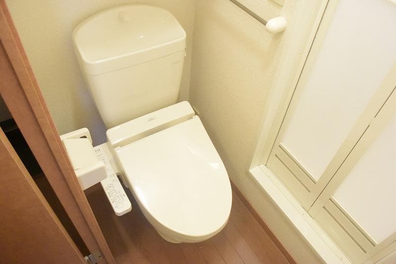 Room image 8