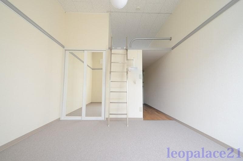 Preview interior of leopalace 100