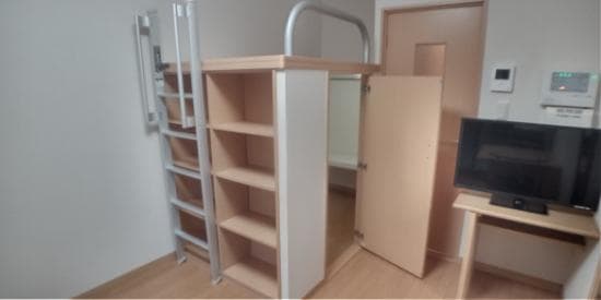 Room image 8