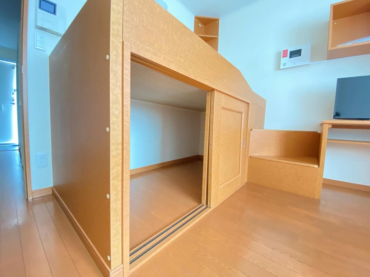 Room image 11