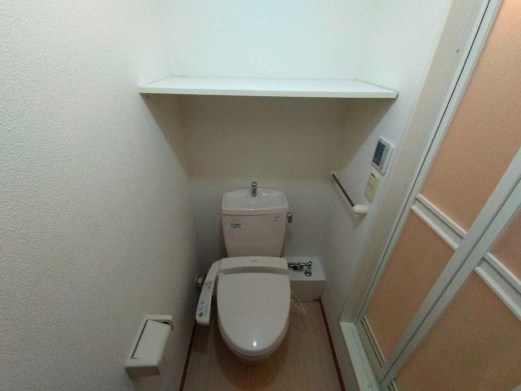 Room image 8