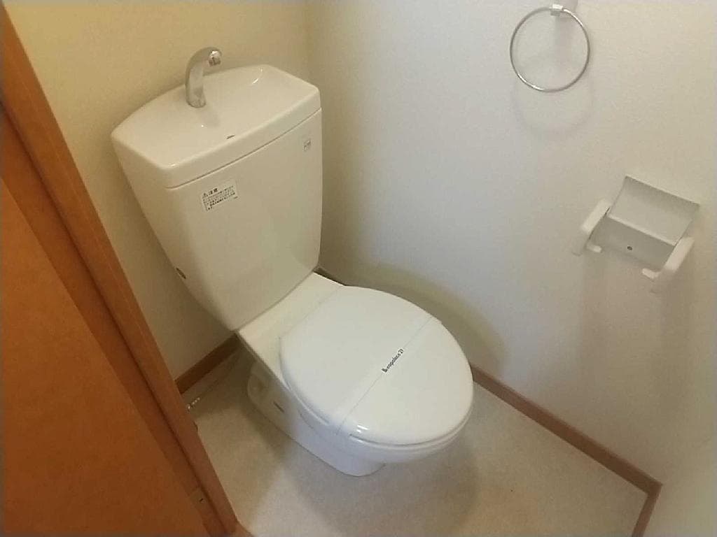 Room image 8