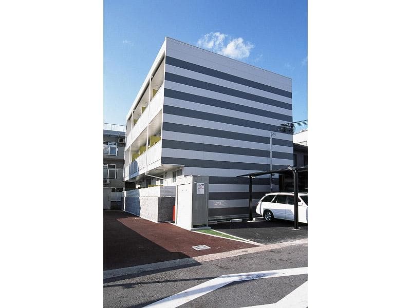 Main exterior of leopalace Ryusei Nakamichi Dori