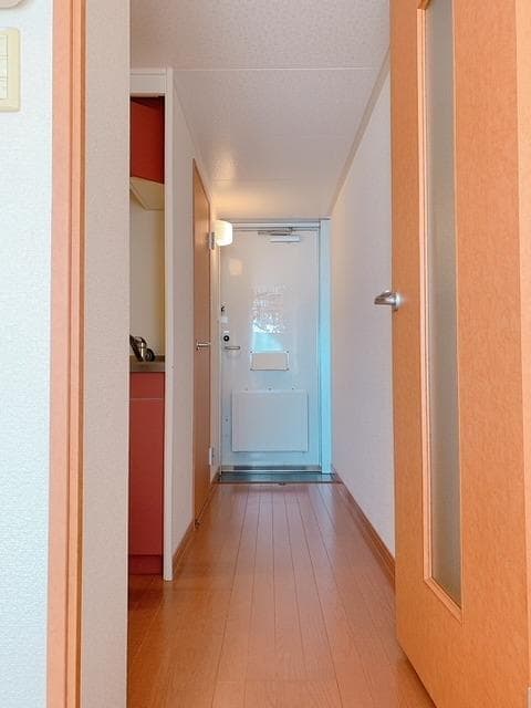 Room image 8