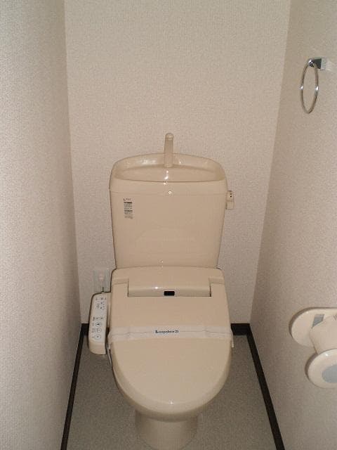 Room image 10
