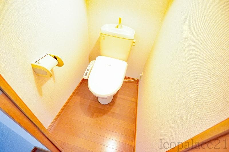 Room image 12