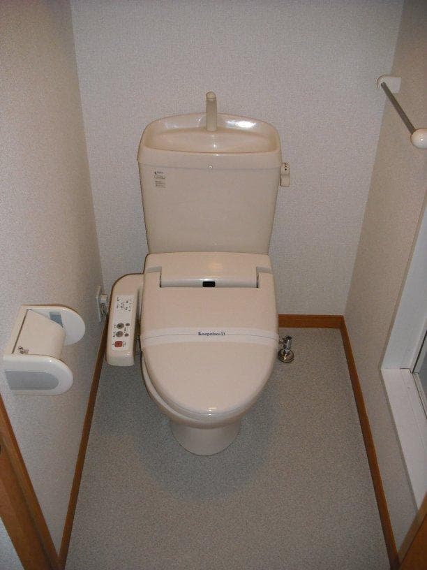 Room image 10