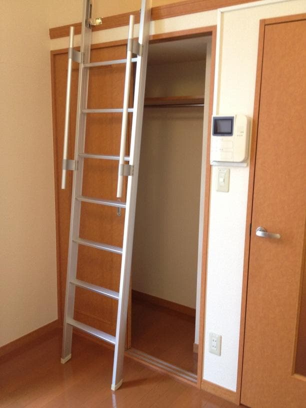 Room image 10