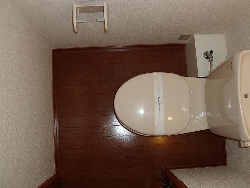 Room image 8