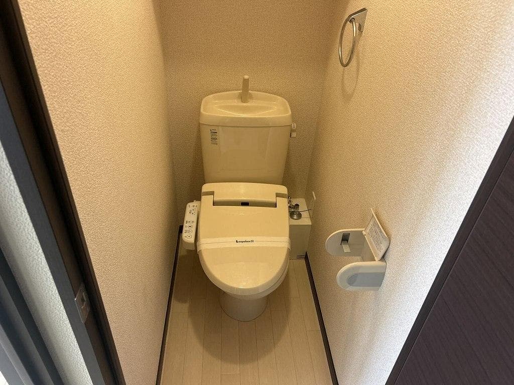Room image 8