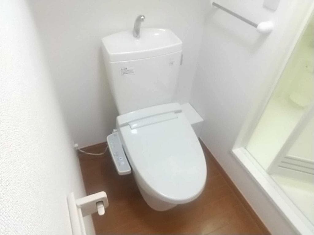 Room image 8