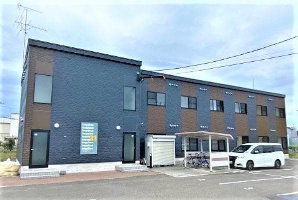 Main exterior of leopalace Clover