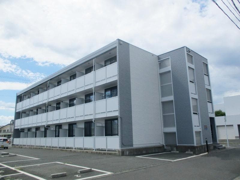Main exterior of leopalace Yume