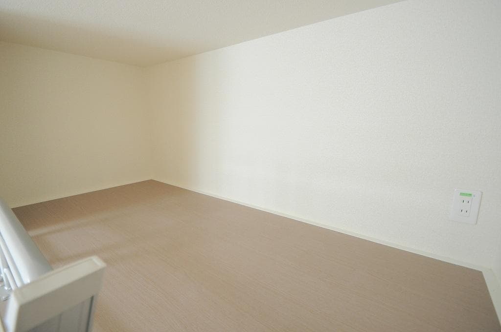Room image 15