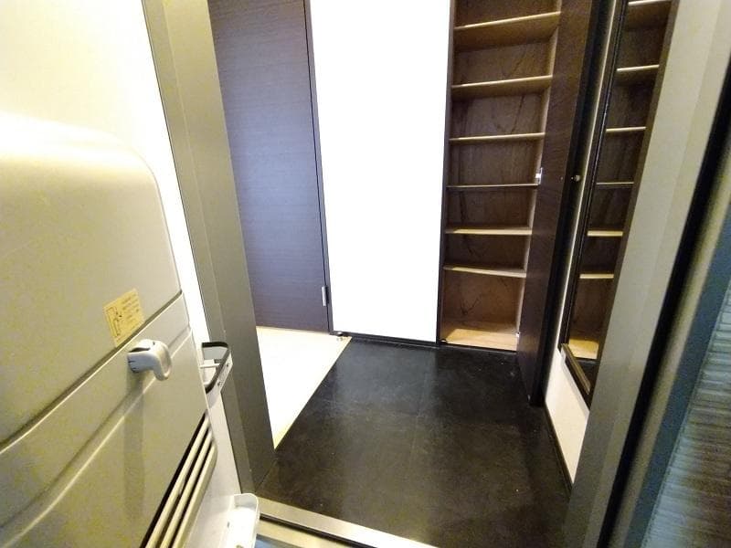 Room image 9