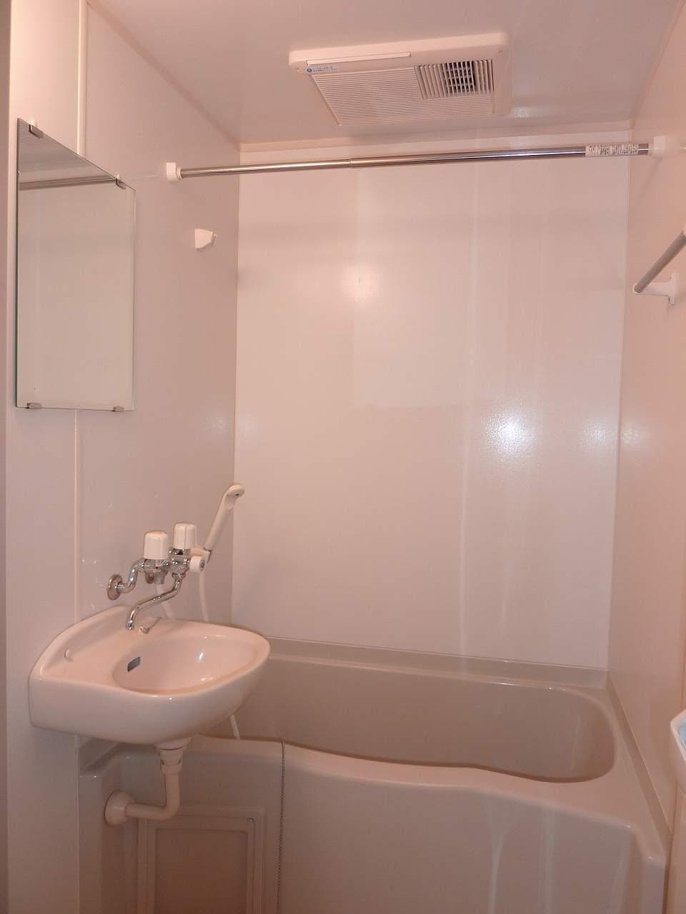 Room image 11