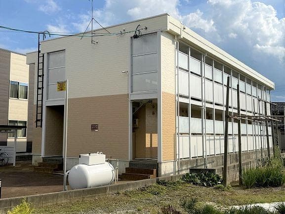 Main exterior of leopalace Claire