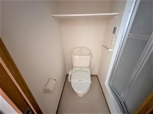 Room image 8