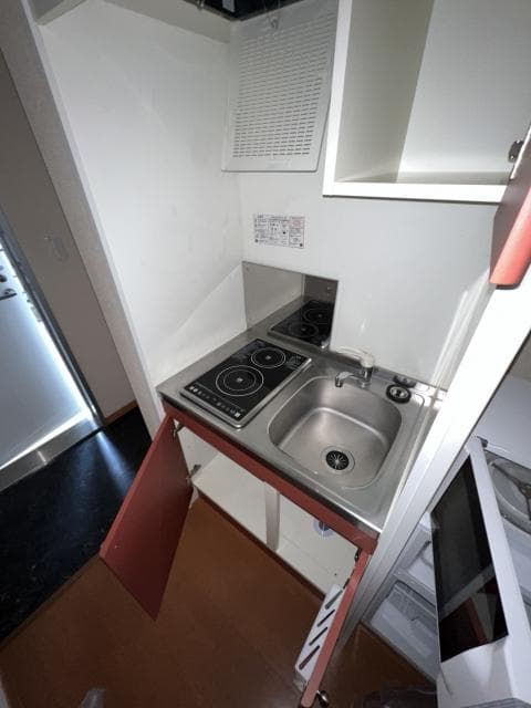 Room image 8