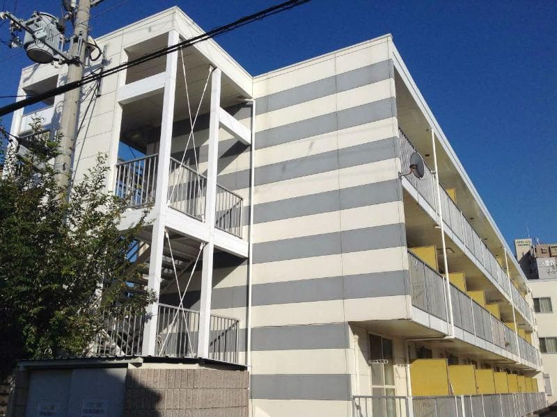 Main exterior of leopalace Bomure