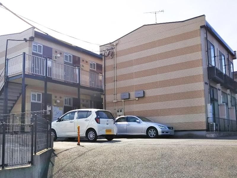 Main exterior of leopalace Shinsei