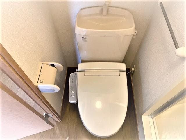Room image 12