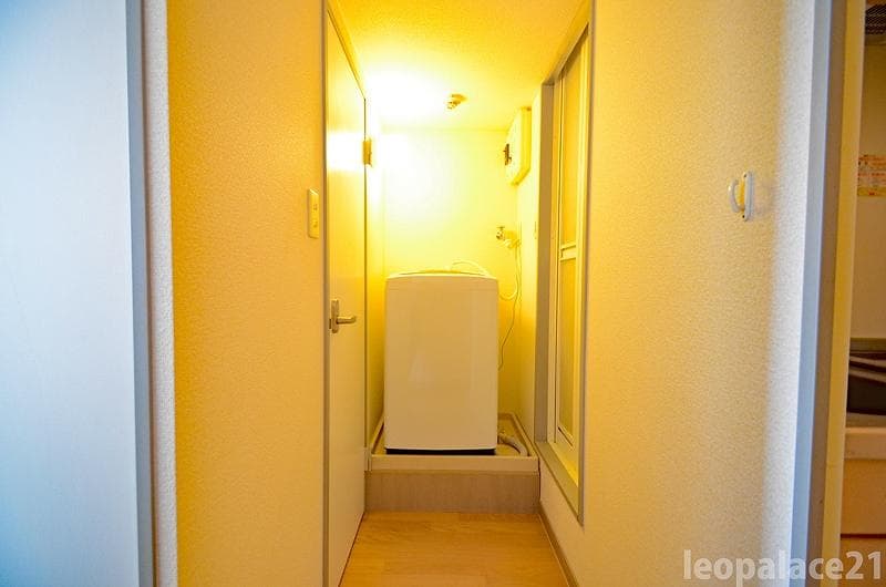 Room image 12