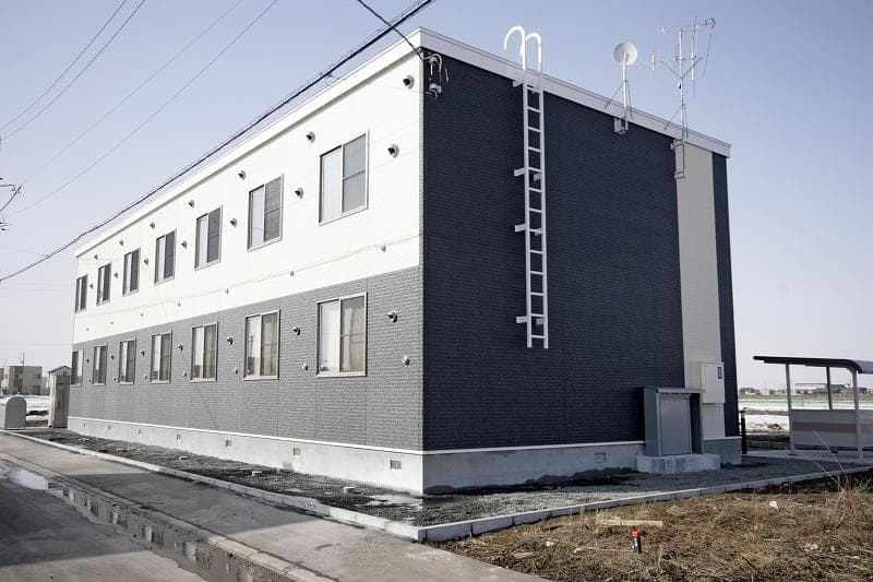 Main exterior of LEONEXT Happiness Sangoukan
