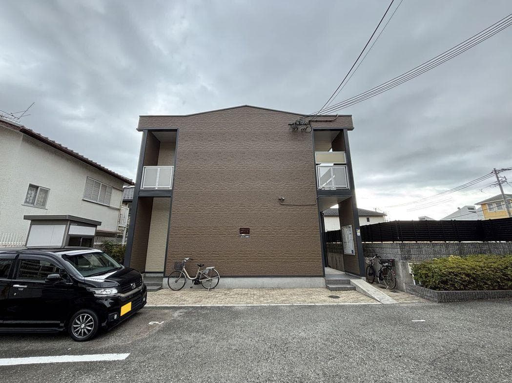 Main exterior of leopalace Nishi Okamoto