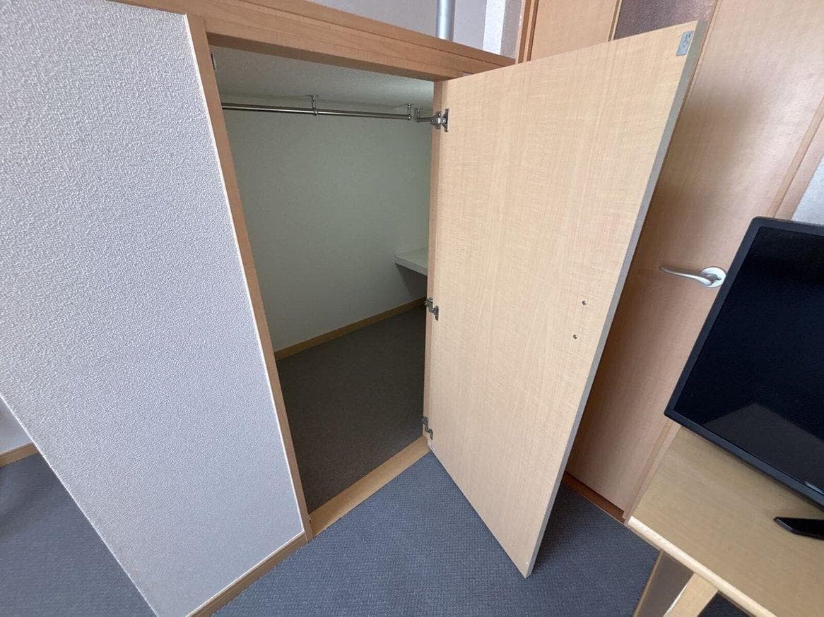 Room image 11