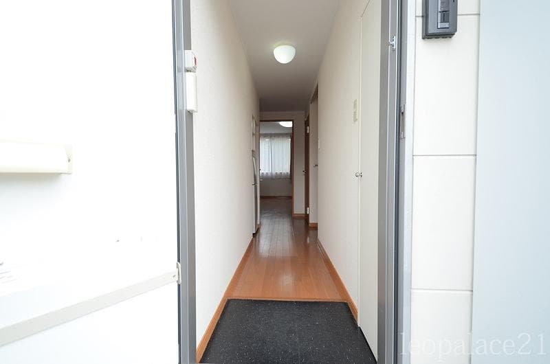 Room image 15