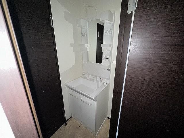 Room image 16