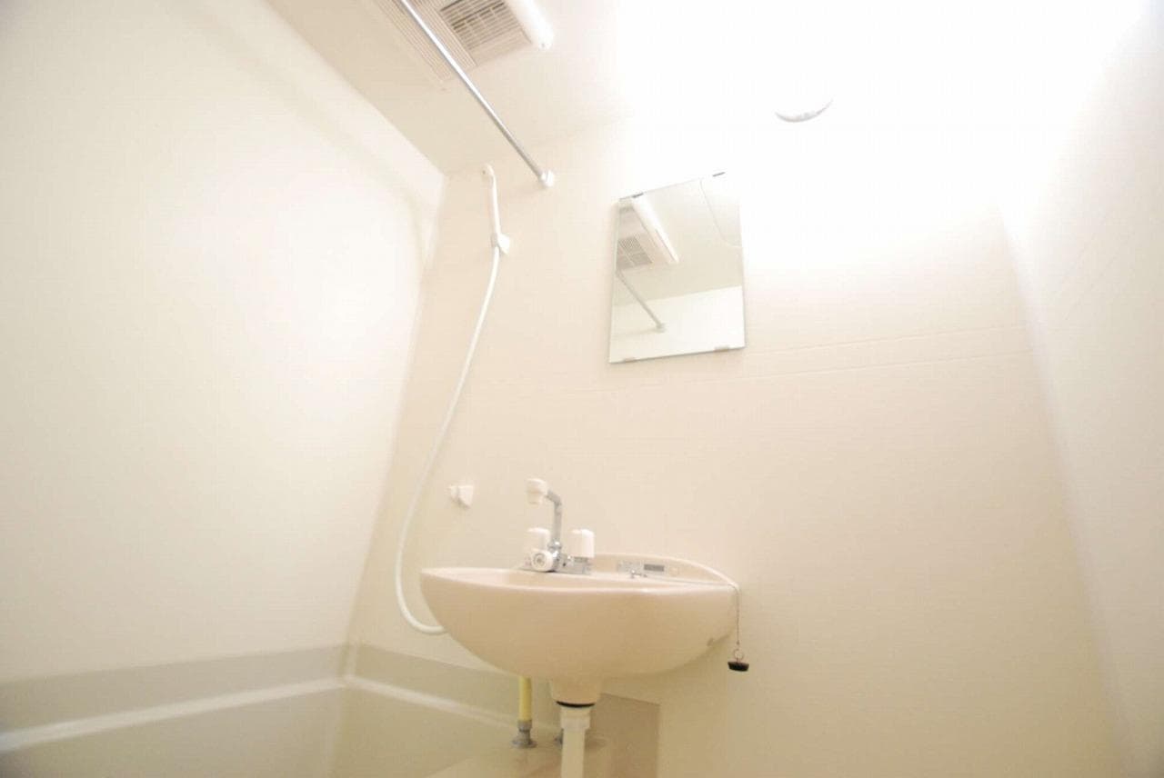 Room image 12