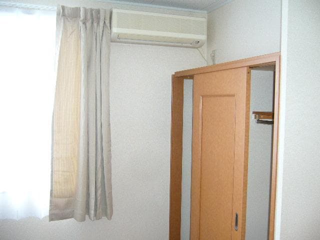 Room image 13