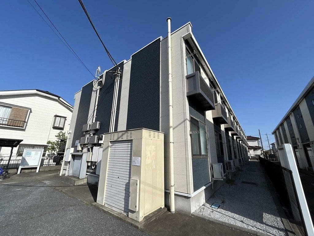 Main exterior of LEONEXT Free One