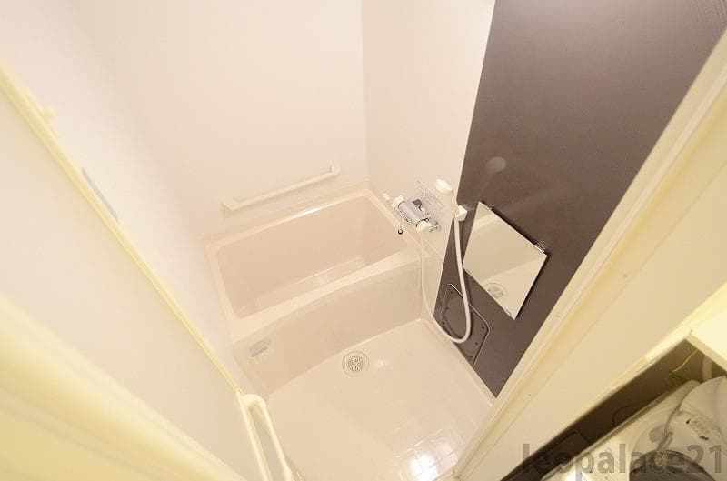Room image 9