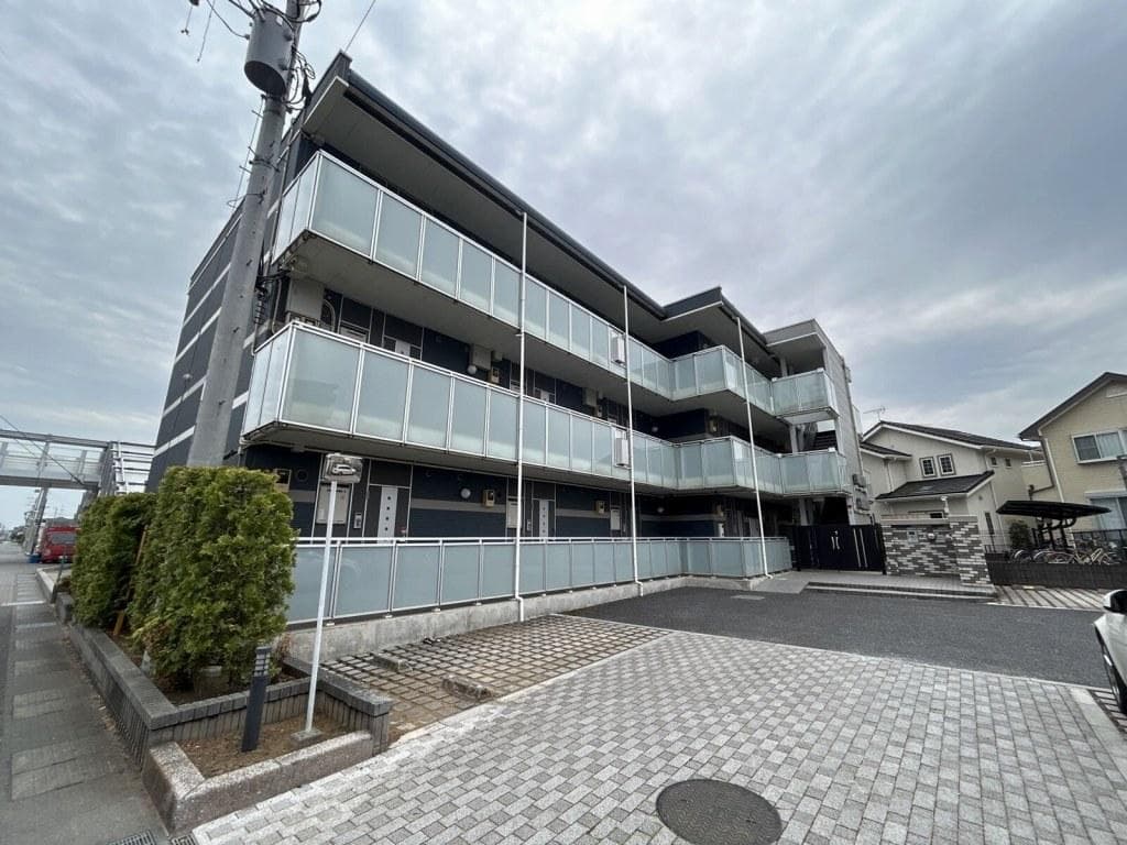 Main exterior of LEONEXT Kita Konosu